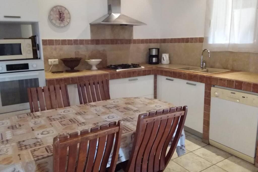 Two-Bedroom House,1035826339:JPEG