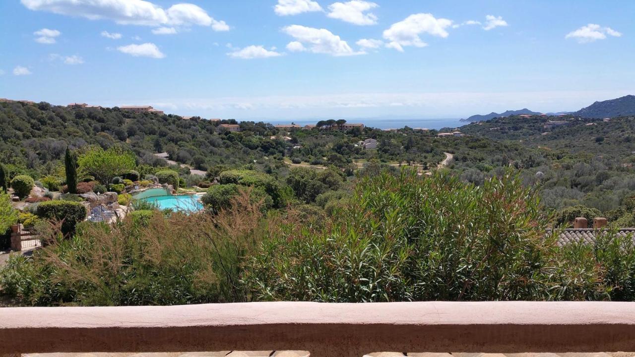 Villa con Vista Mare e Vista Piscina