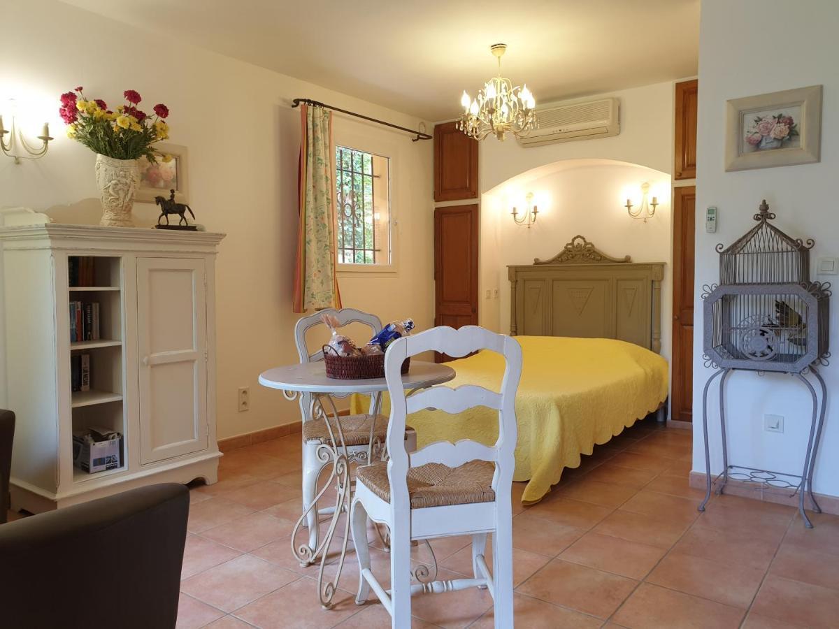 Studio,1128743910:JPEG