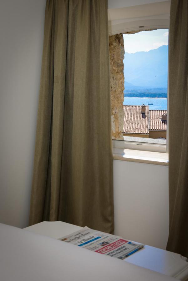 Suite,1396575974:JPEG