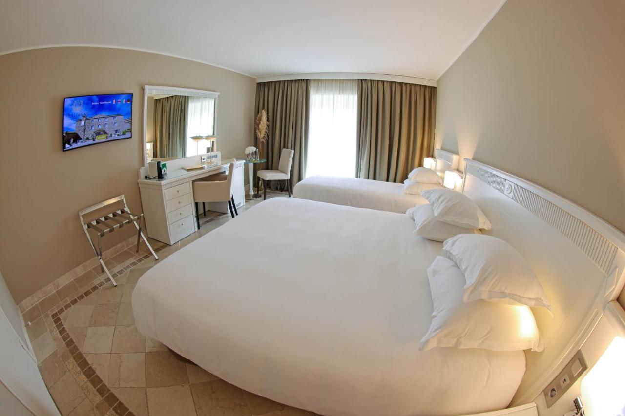 Deluxe Dreibettzimmer mit Meerblick