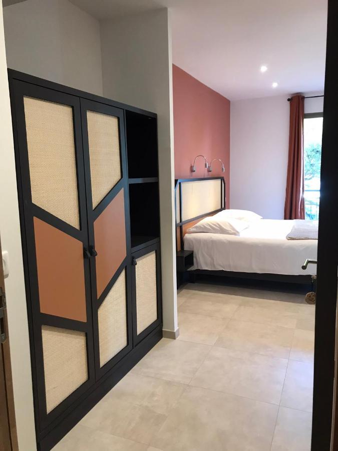 Standard Suite,1427621356:JPEG