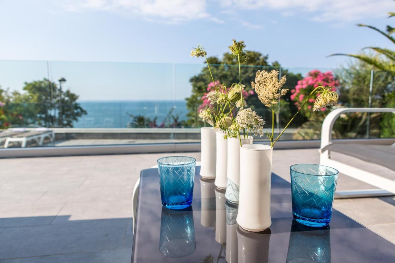 Double or Twin Room with Sea View