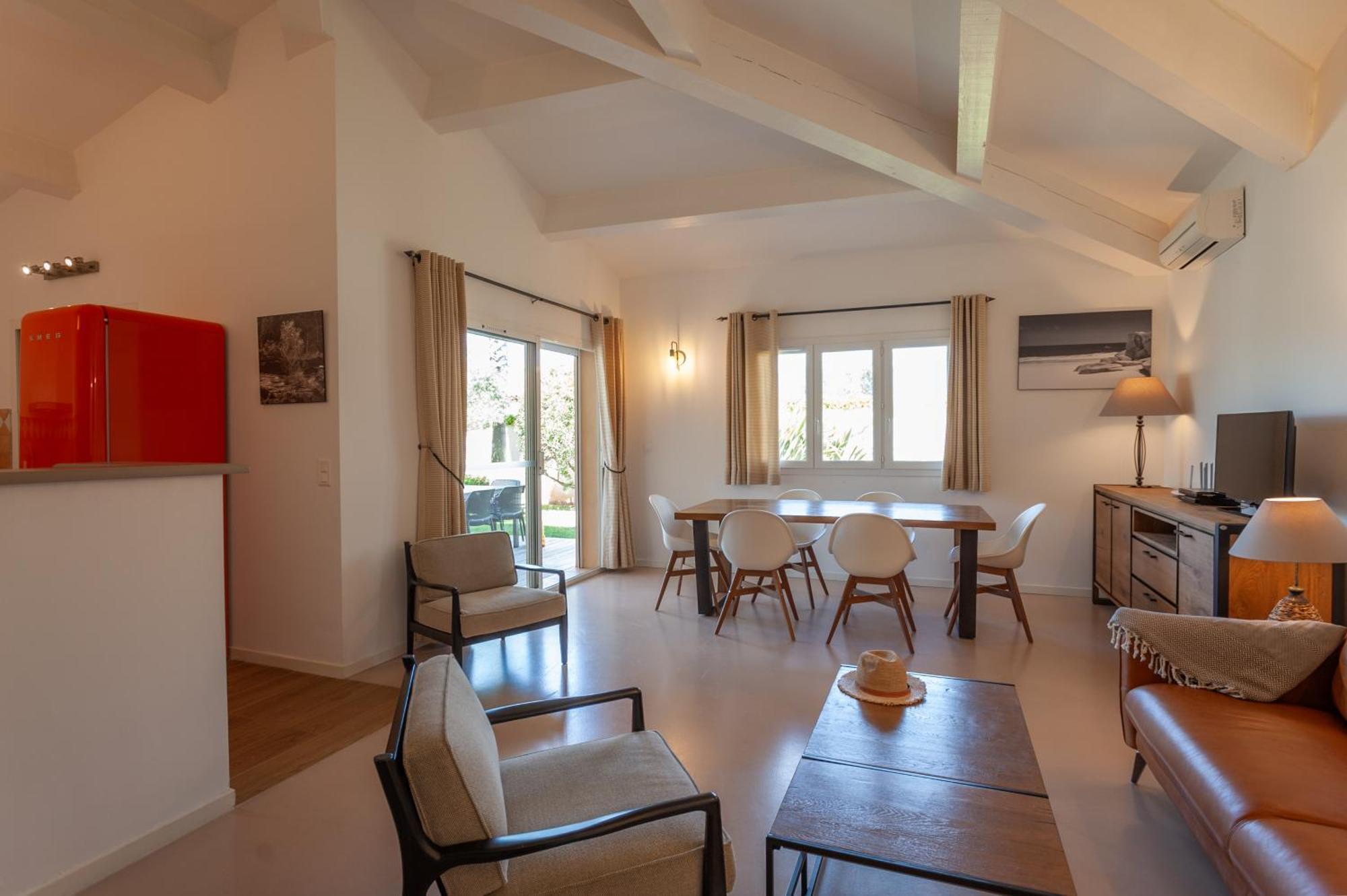 Three-Bedroom House with Garden,1583197419:JPEG