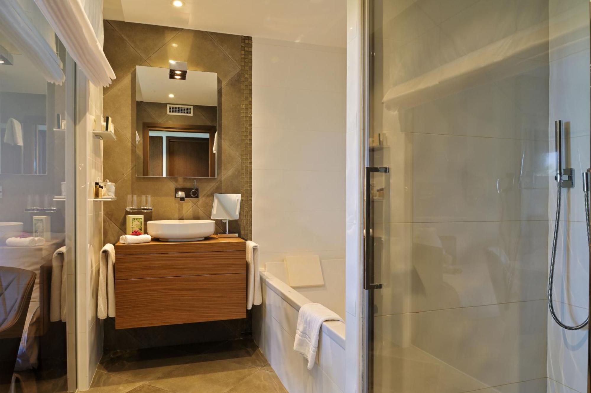 Junior Suite with Sea View and Terrace,1587534945:JPEG