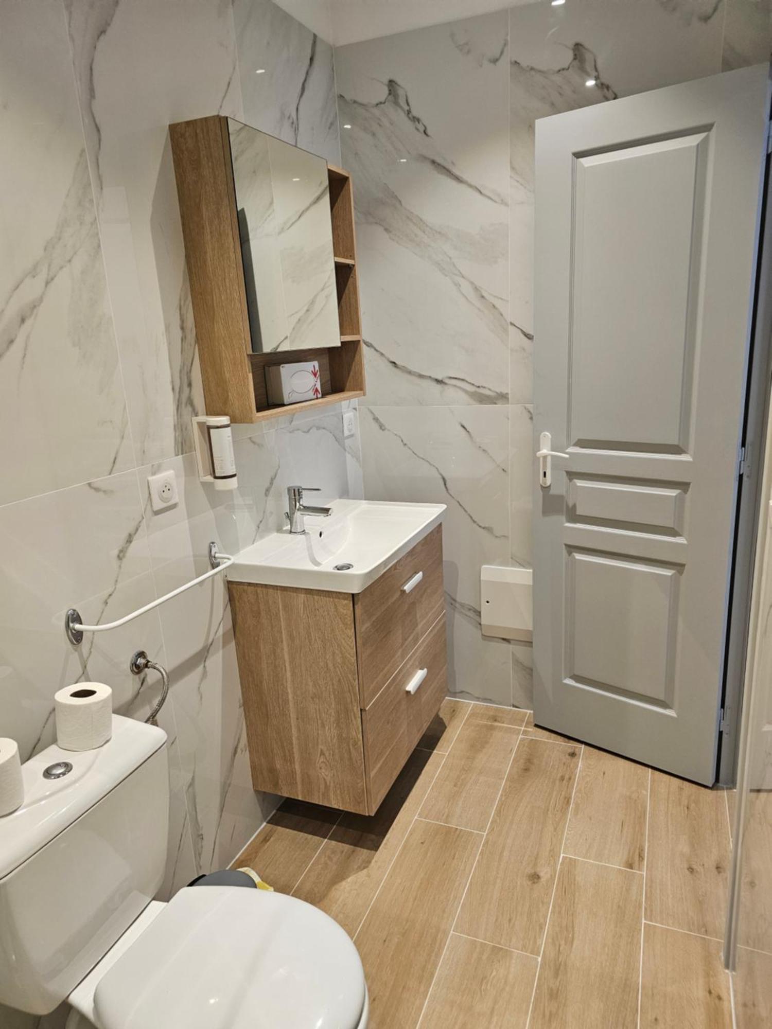 101 CHAMBRE 2 AVENUE CHARLES DE GAULLE