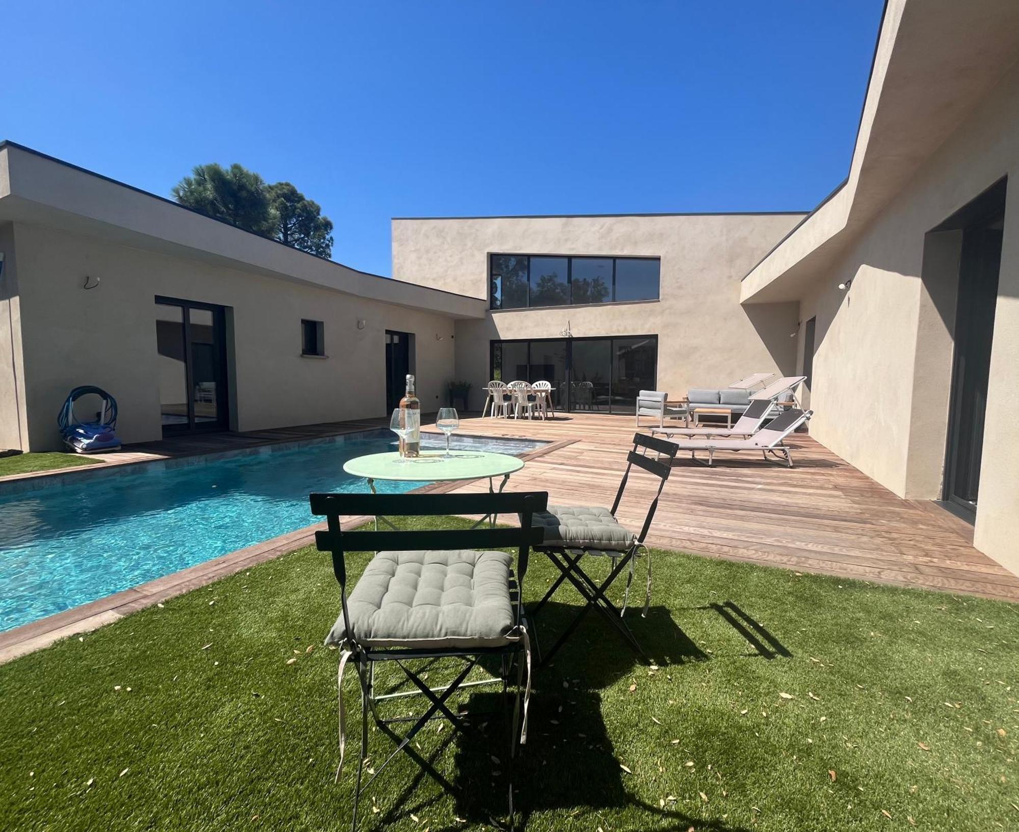 Chambre Double - Vue sur Piscine