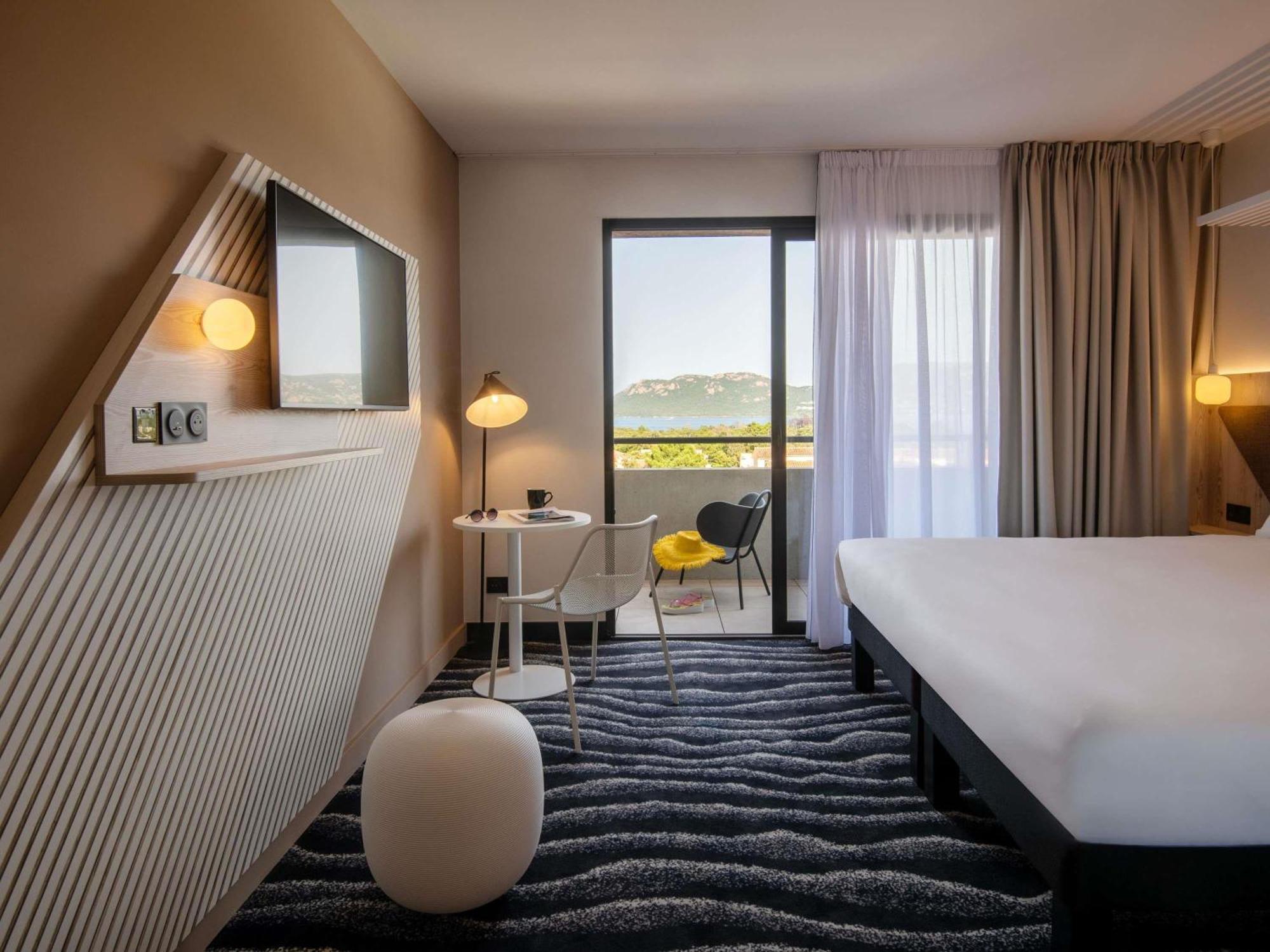 Premium Room with Sea View and Balcony