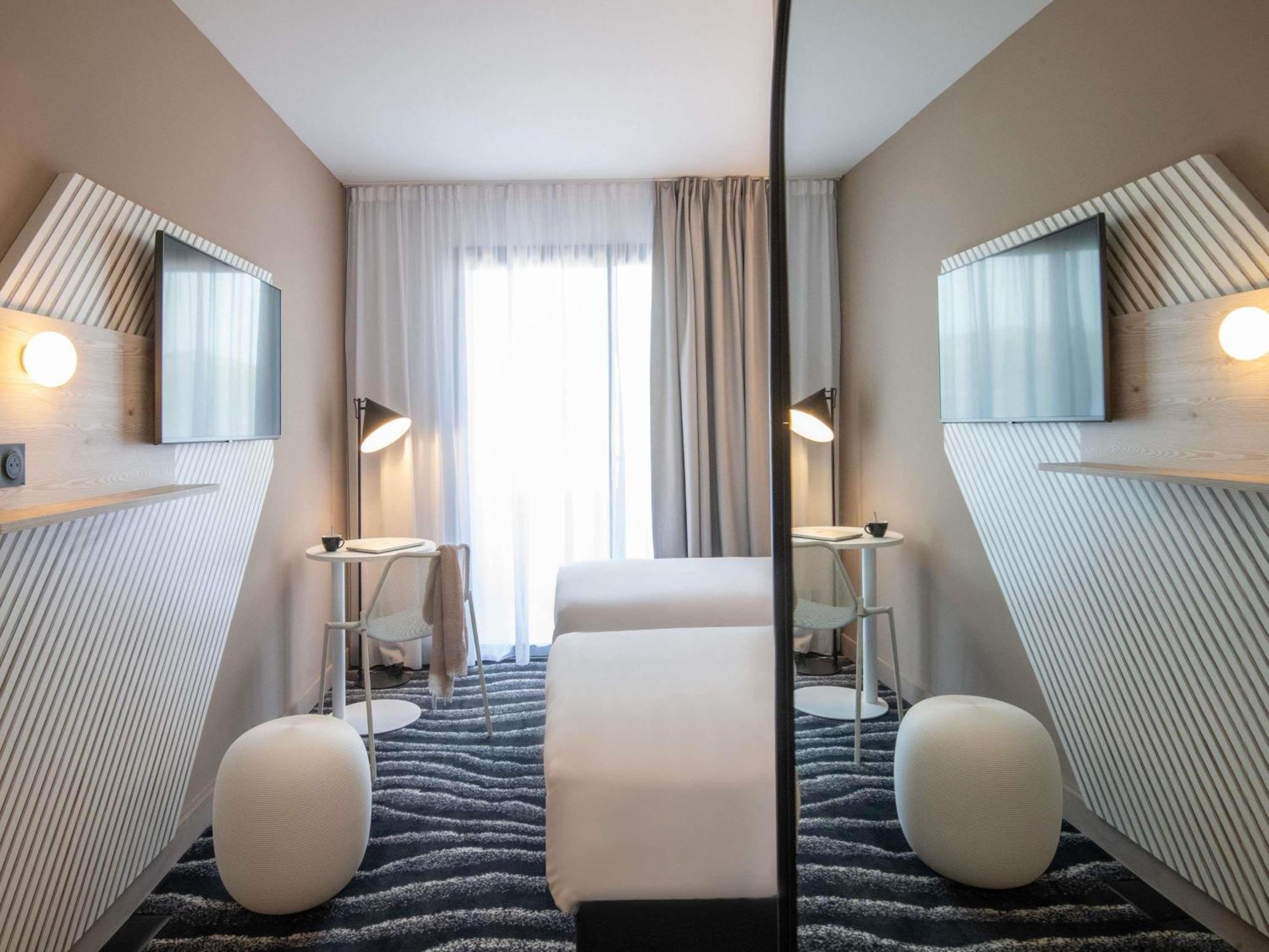 Standard Twin Room with Balcony