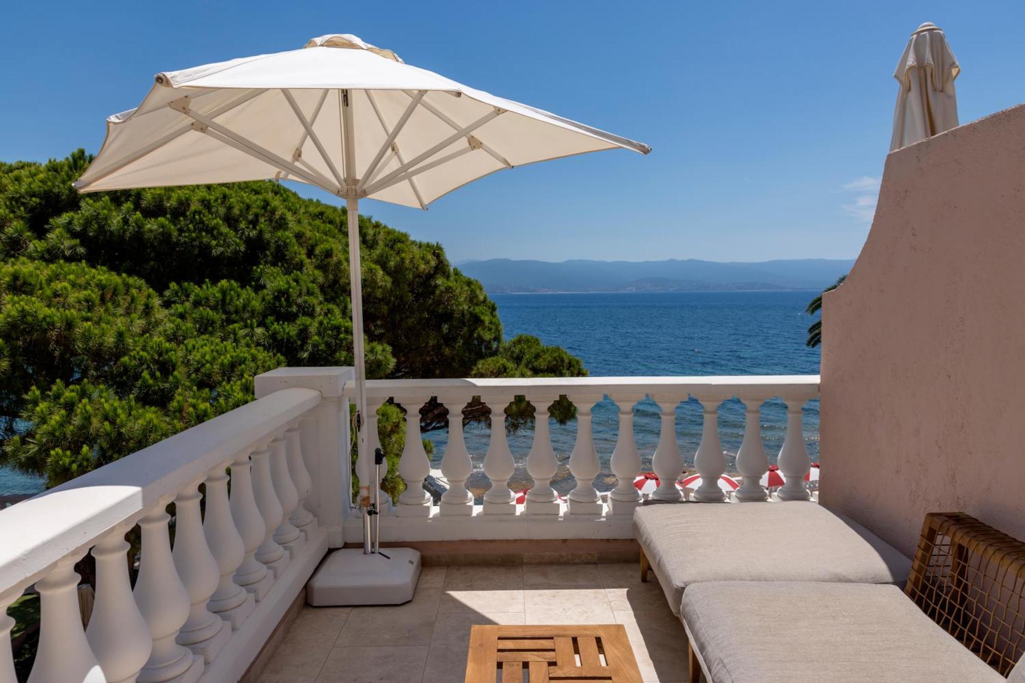 SUPERIOR ROOM – upstairs terrace sea view