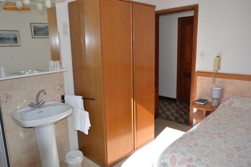 Chambre Double Économique avec Toilettes Communes