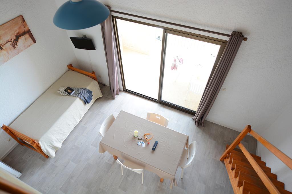 Two-Bedroom Apartment with Sea View,263703109:JPEG