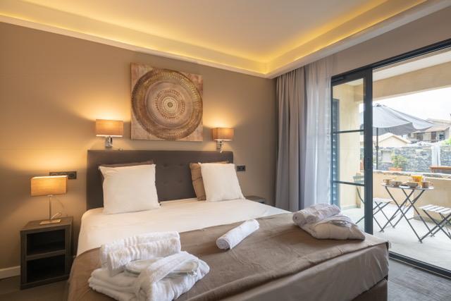 King Room with Balcony - First Floor,662747841:JPEG