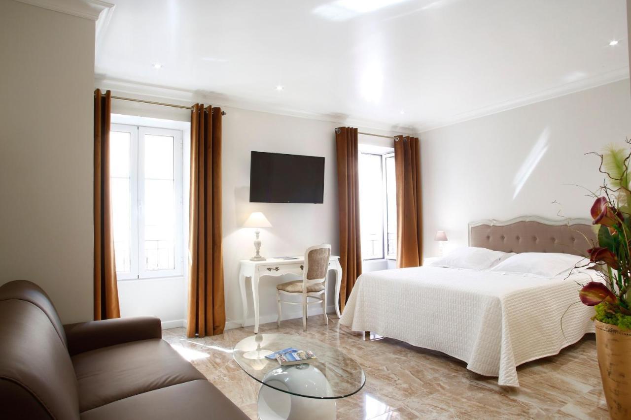 Deluxe King Suite,721454341:JPEG