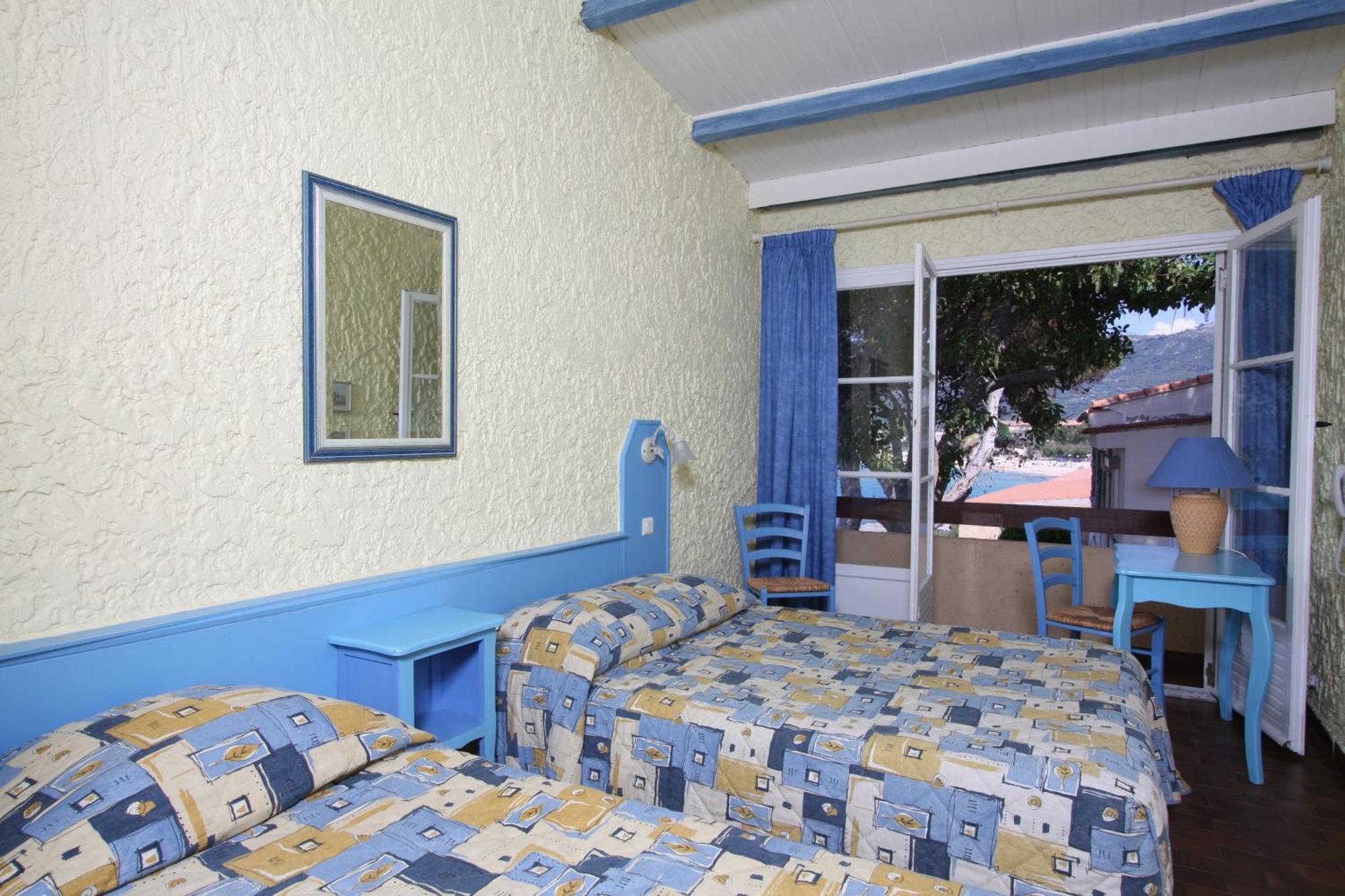 Triple Room with Garden View - No Airconditioning