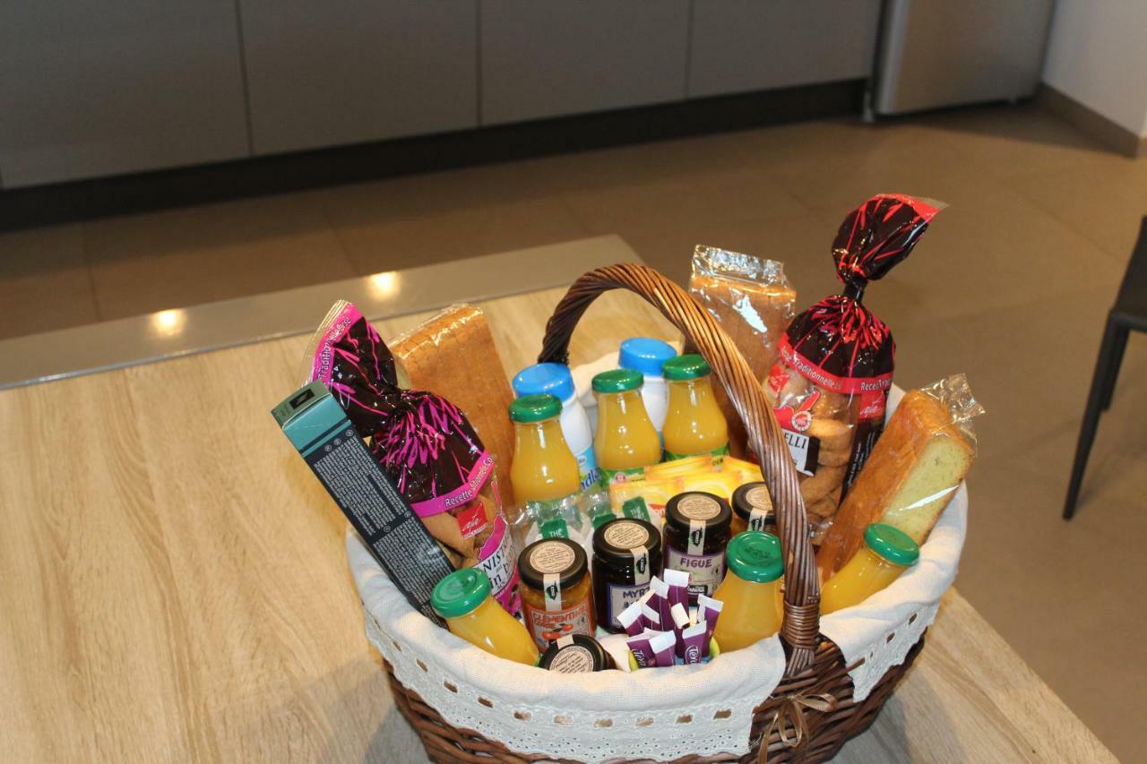 Two-Bedroom House,874378586:JPEG