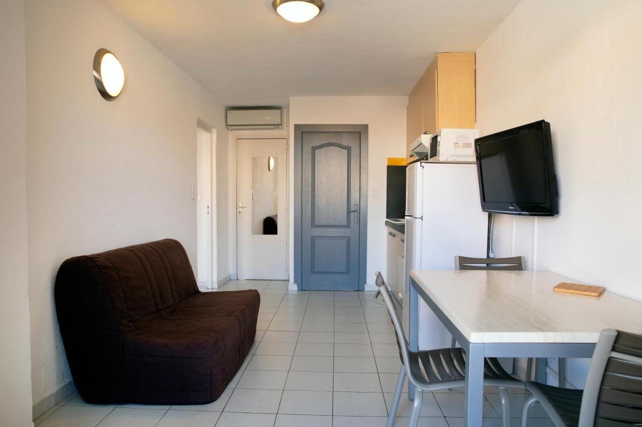 One-Bedroom Apartment (3 Adults),959293939:JPEG