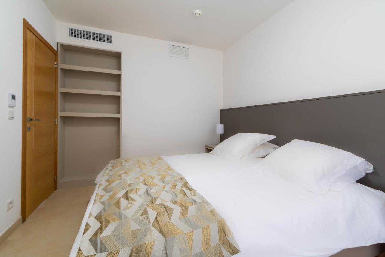 Two-Bedroom Apartment,975017383:JPEG