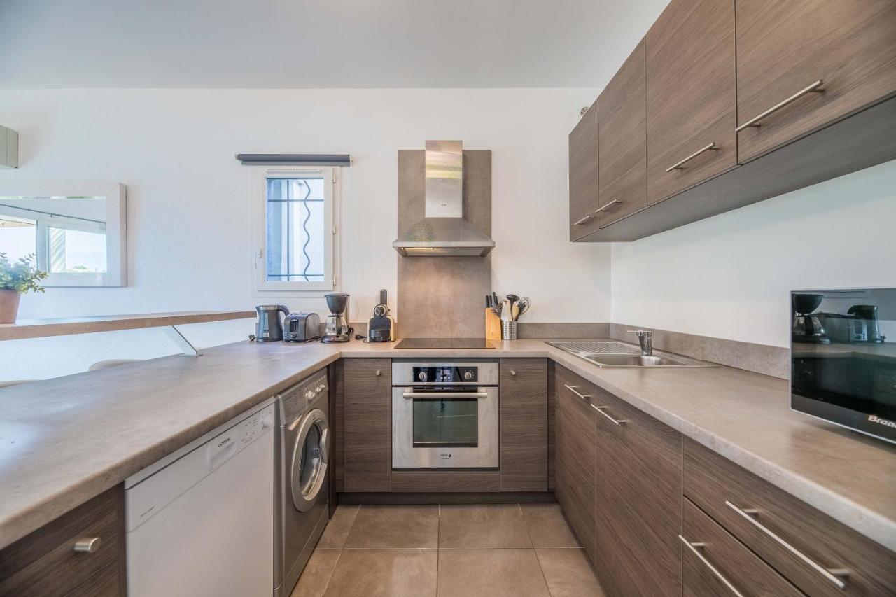 One-Bedroom Apartment with Air Conditioning and Terrace (4 Adults) - Swimming pool View,982366882:JPEG