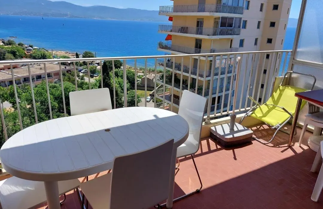 Ajaccio Sanguinaires Appt 3P Pour 4 A 5 P Ttes Commodites Tt Confort A 300M De La Mer Et A 5 Mn Du Centre Ville-1