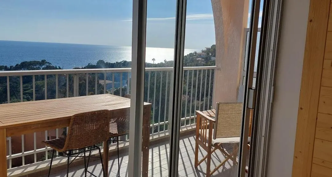 Un Balcon Sur La Mer-1