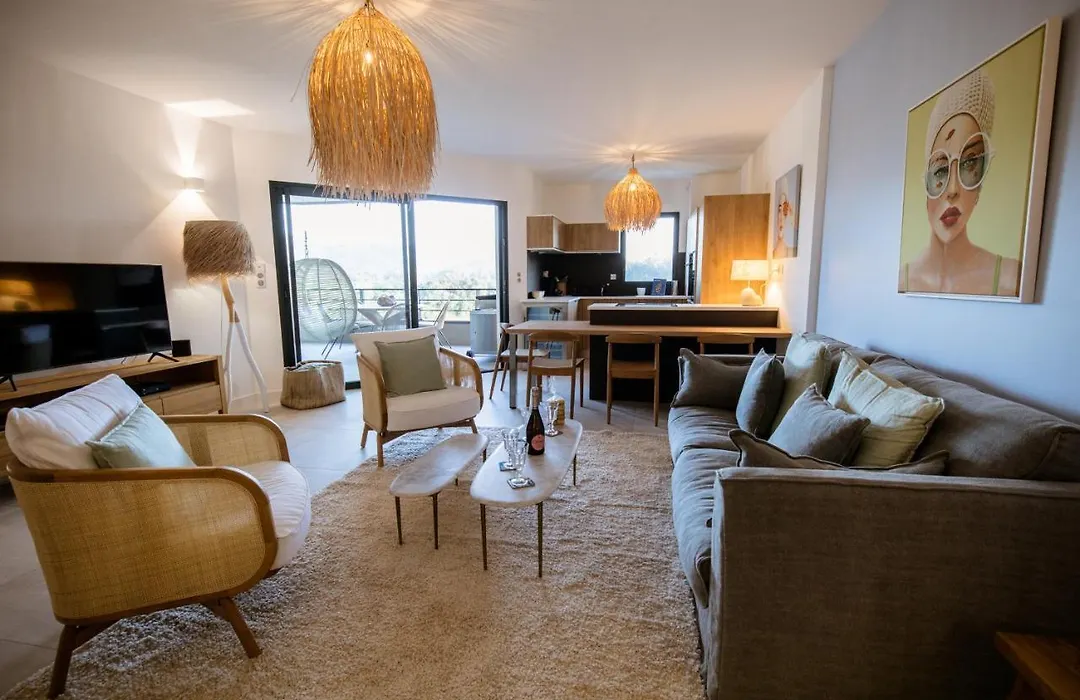 Appartement De Luxe Pour Des Vacances Paisibles.-1