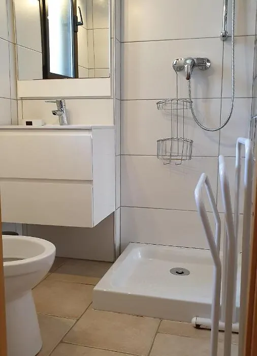 Une Chambre Dans La Residence Proche De Plage, Commerces Et Centre Ville-1