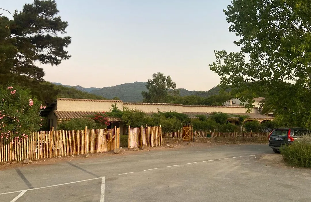 Les Lodges de la Plage U Dragulinu-1