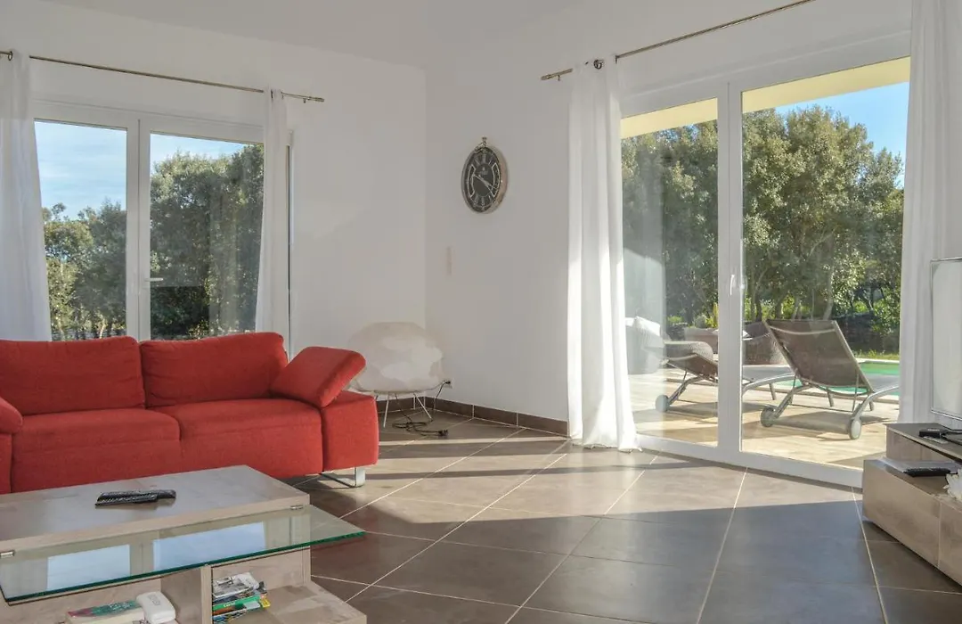 Nice Home In Bonifacio-1