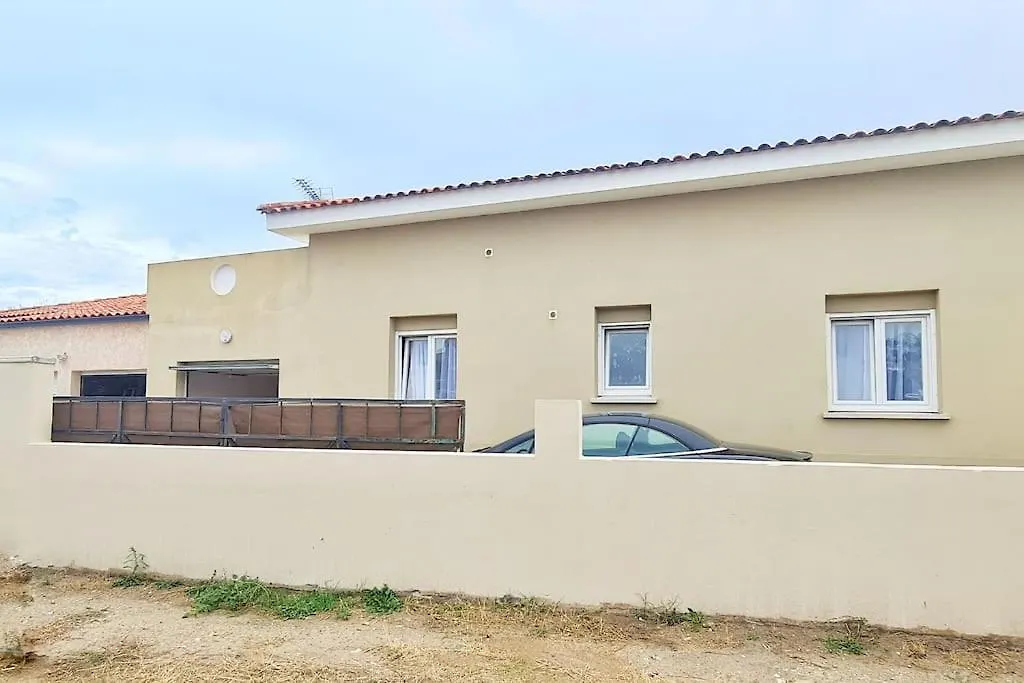 Magnifique villa avec piscine en bord de Mer-1