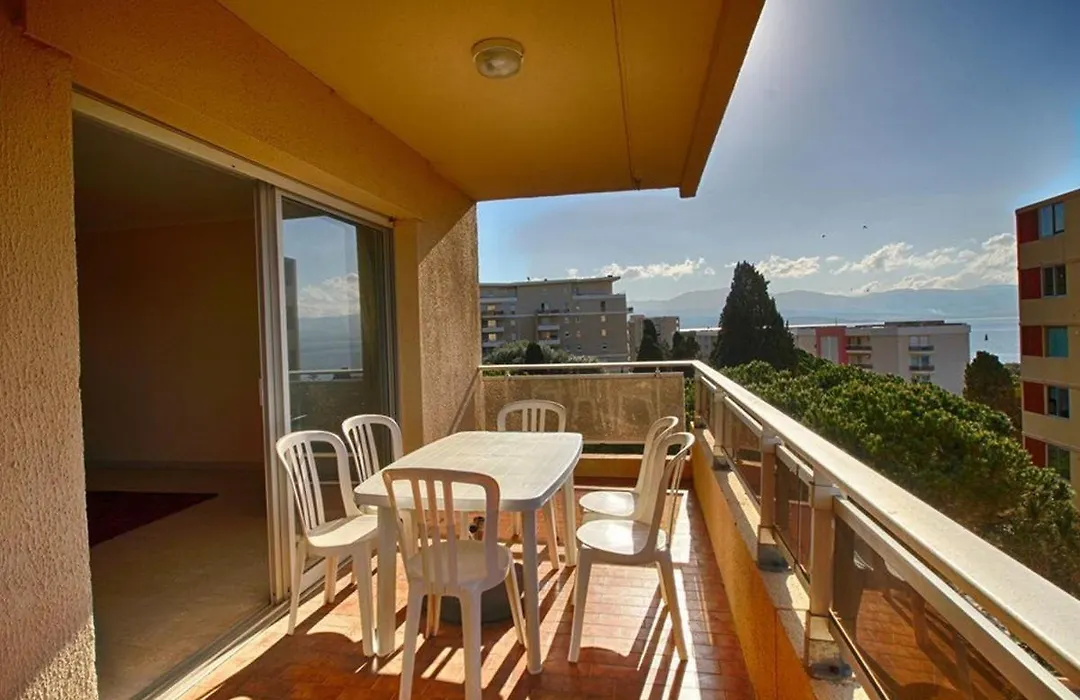 Appartement Ajaccio, 2 Pieces, 4 Personnes - Fr-1-61-572-1