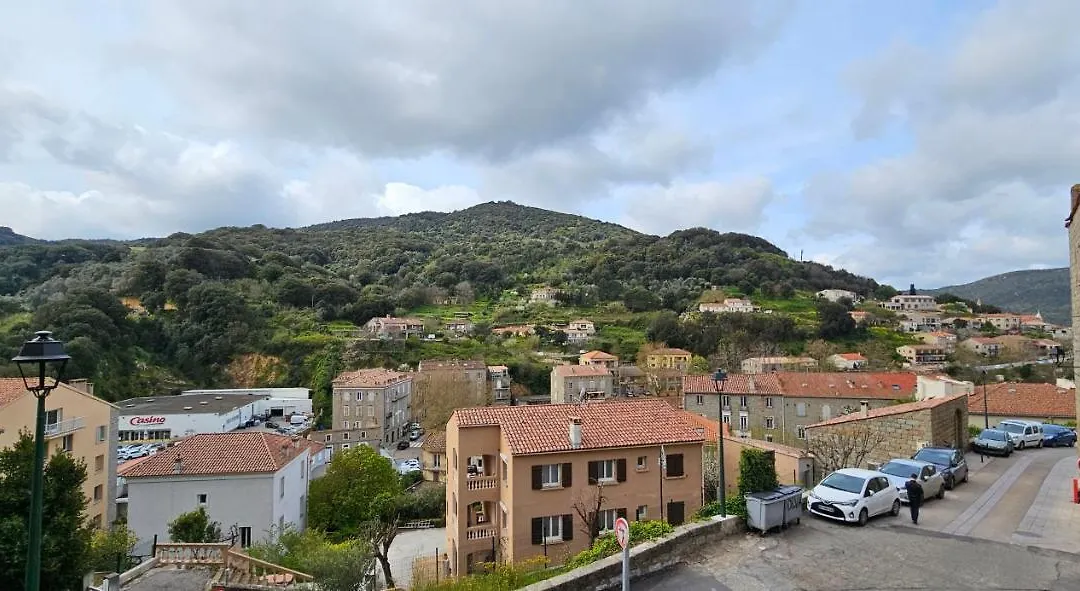 Bel&ancien appartement T3 rénové dans Sartène-1