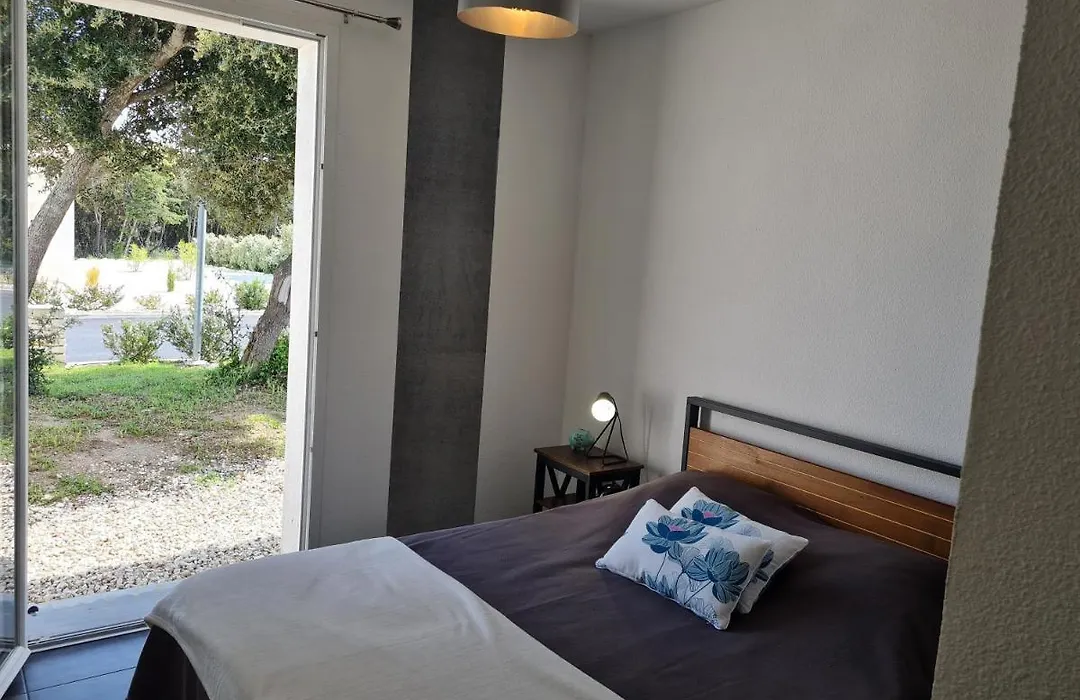 Petite Maison Dans Residence Avec Piscine Commune-1