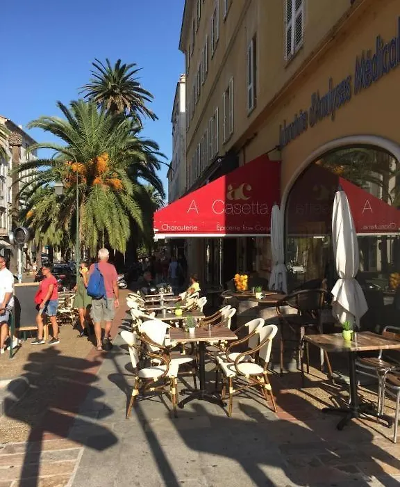 Ajaccio / Centre Ville / Port 2Mn / Parking Proche/ Toutes Commodites-1