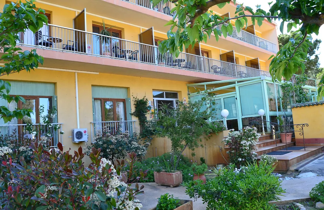 Hotel Cyrnea-1