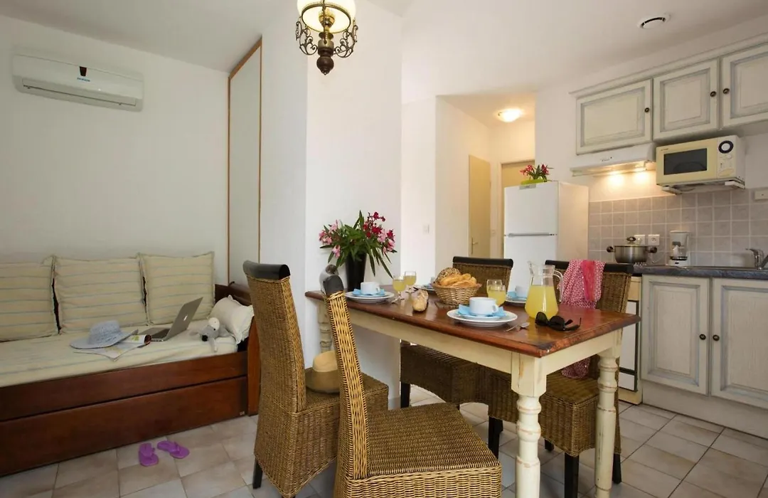 Res Mare E Monte, Solenzara, Bungalow With Terrace-1