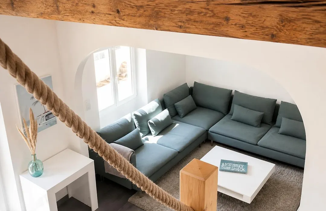Villa entièrement rénovée avec piscine en plein coeur de Bastia - Corse-1