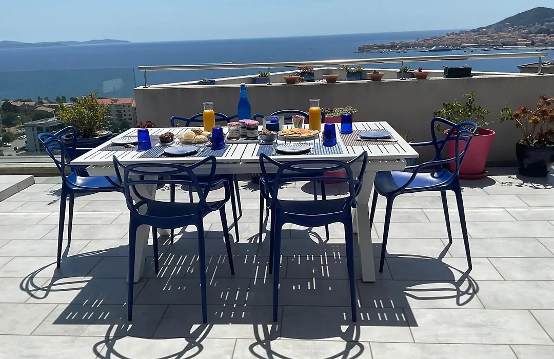Suite Maritime: Seaside Terrace with Private Parking-1