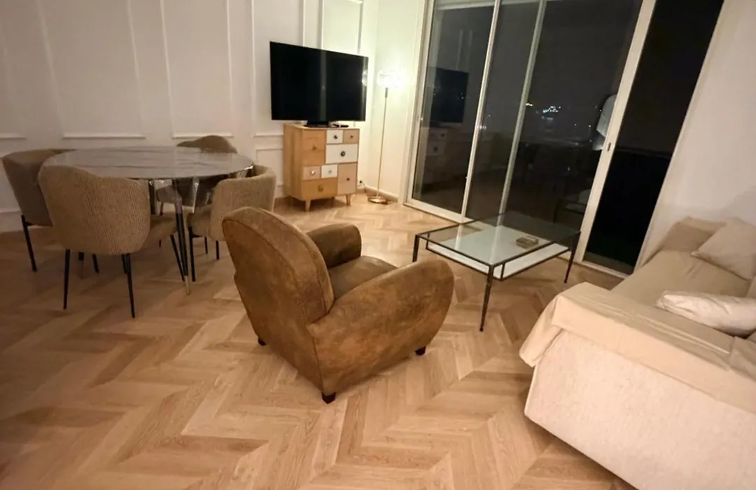 Appartement T4 Spacieux 100M2 Climatise-1
