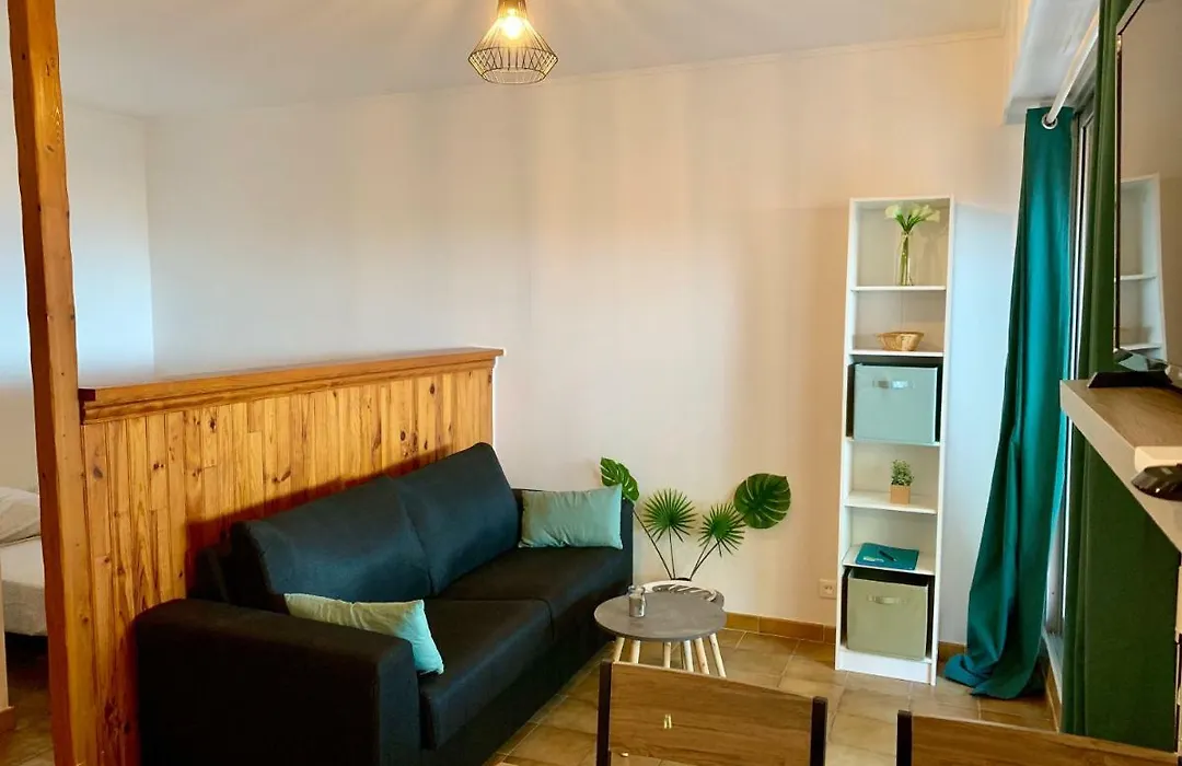 Tres Beau Studio A 100M De La Plage De Marinella-1