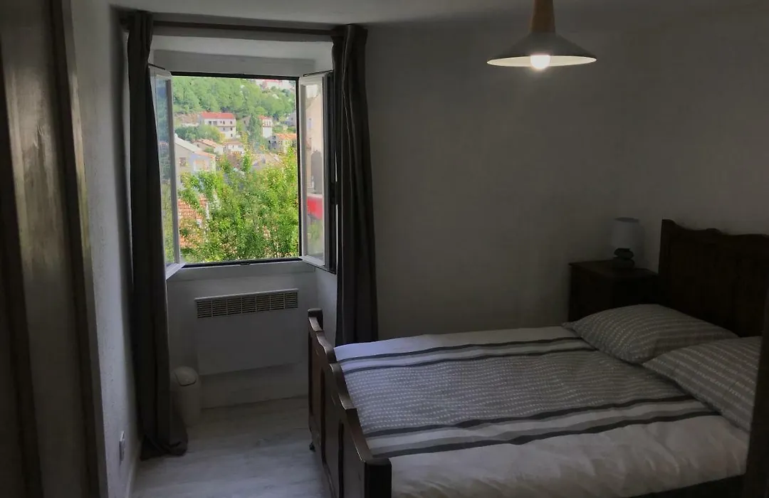 Maison entière tout équipé 4 chambre possibilité de 10 couchage Venaco Centre Corse-1