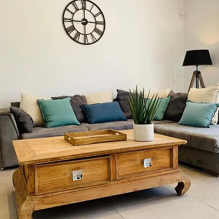Location Agreable Villa 3 Chambres Piscine Chauffee Bonifacio-2