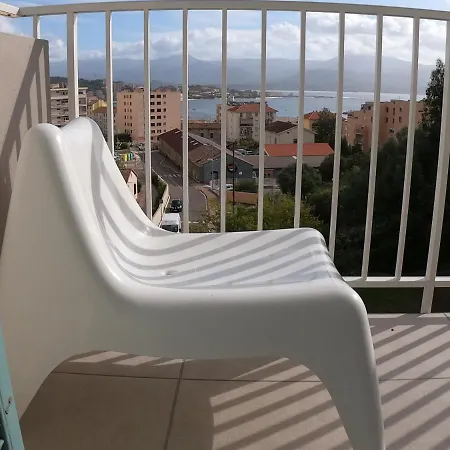 La Terrasse De Saint-Jean-3