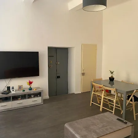 Merveilleux Appartement Sur La Place Du Marche De Bastia-2