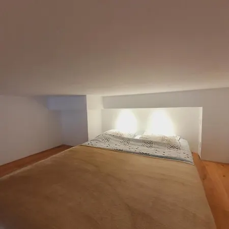 Studio Entierement Renove Vieille Ville-2