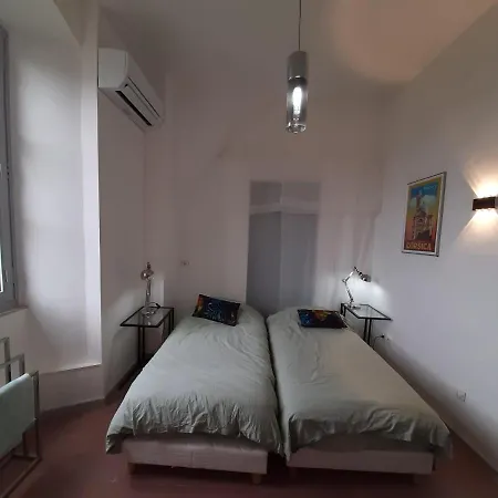 F3 Fenetre Sur Jardin Vue Mer Et Montagne Pour 4 Voyageurs-2