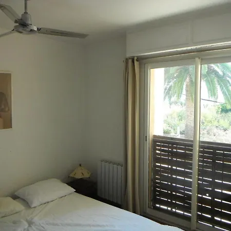 Calvi, Appartement 4 Personnes, Centre Ville, 200M De La Plage, Vue Mer-3