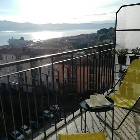 Centre Ville Avec Vue Magnifique Sur Le Golfe D'Ajaccio; Parking Prive.-2