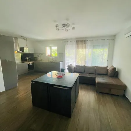 Appartement A 5 Min De Saint Florent-3