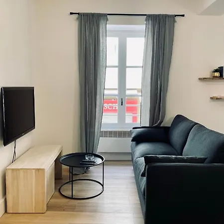 Superbe Appartement T2 En Plein Centre D'Ajaccio, Rue Fesch-2